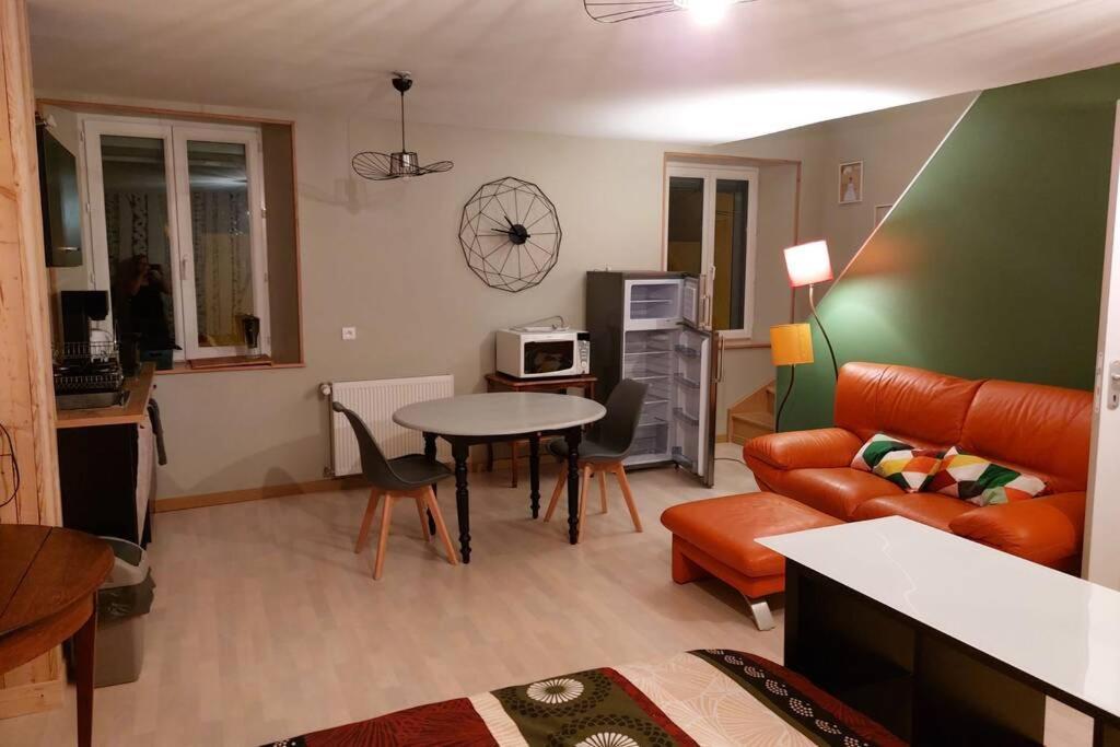 Apartamento Studio Cosy De 2 A 4 Personnes Au Coeur Du Haut Doubs, Entre Les Lacs, Les Montagnes Et Les Vignobles Frasne Exterior foto